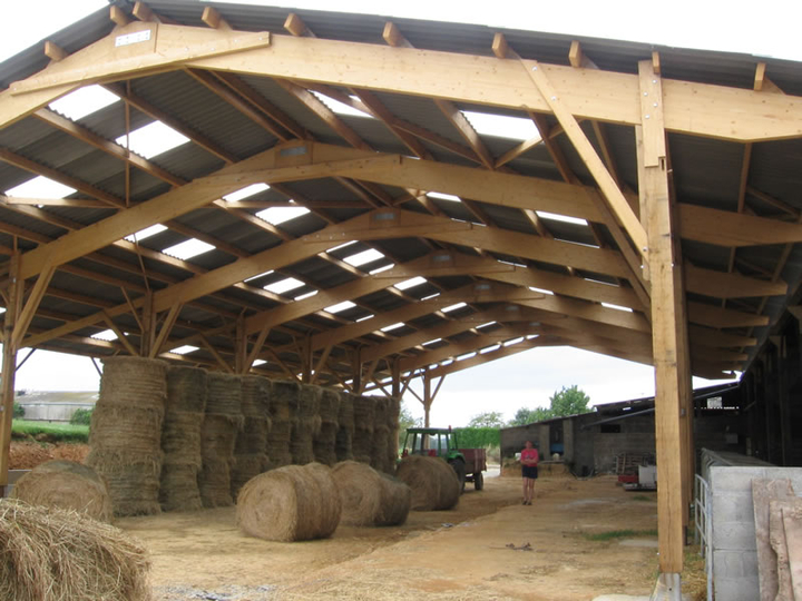 HANGAR A FOURRAGE - ESSE