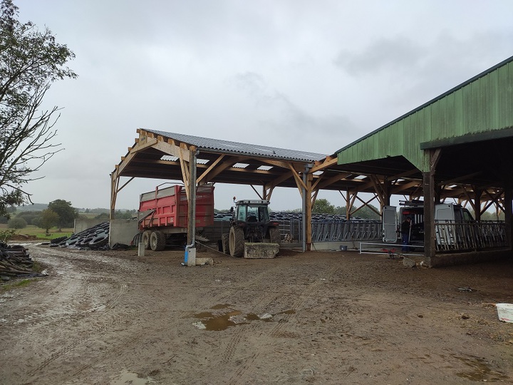 STABULATION POUR GENISSES ST HILAIRE DES LANDES